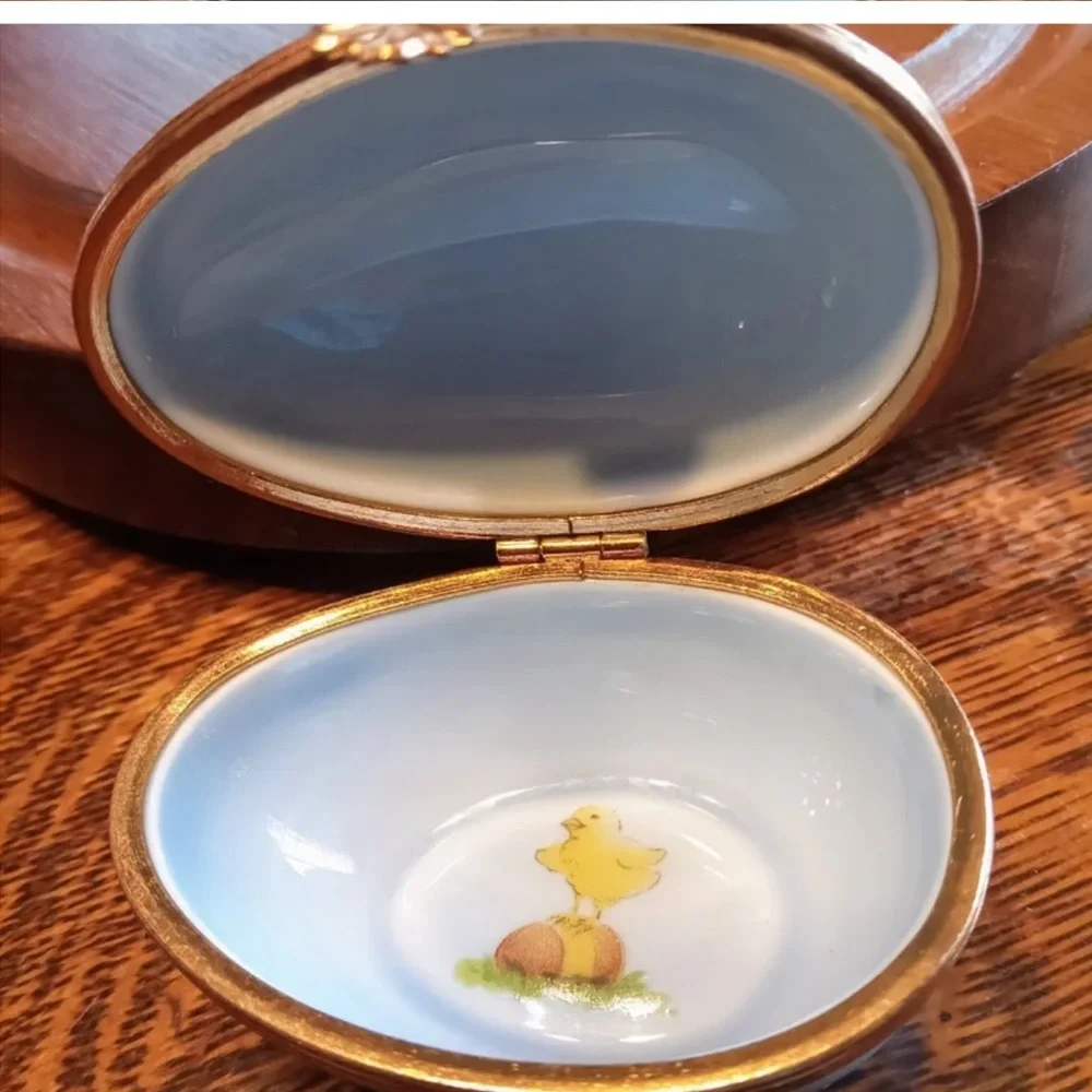Vintage Limoges Artoria Easter Bunny Trinket Egg